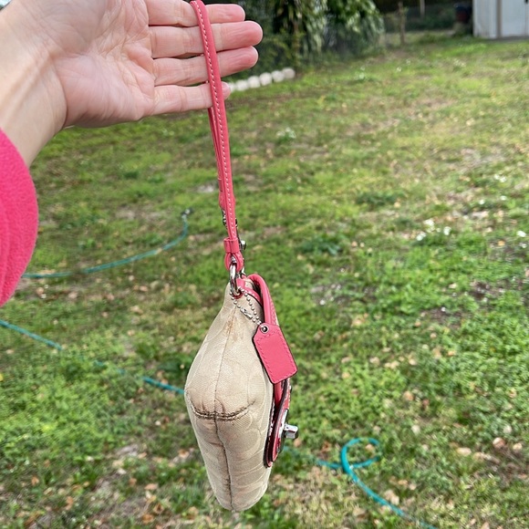 Coach wristlet - Picture 5 of 16